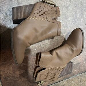 Tommy Hilfiger boots